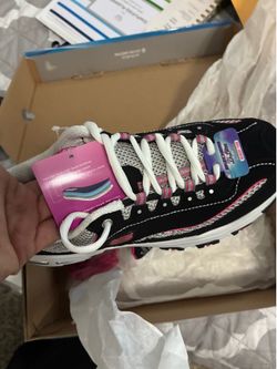New Skechers size 7.5 women’s
