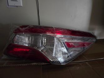Passenger rear side tail light (camry 2018-2020) BRAND NEW