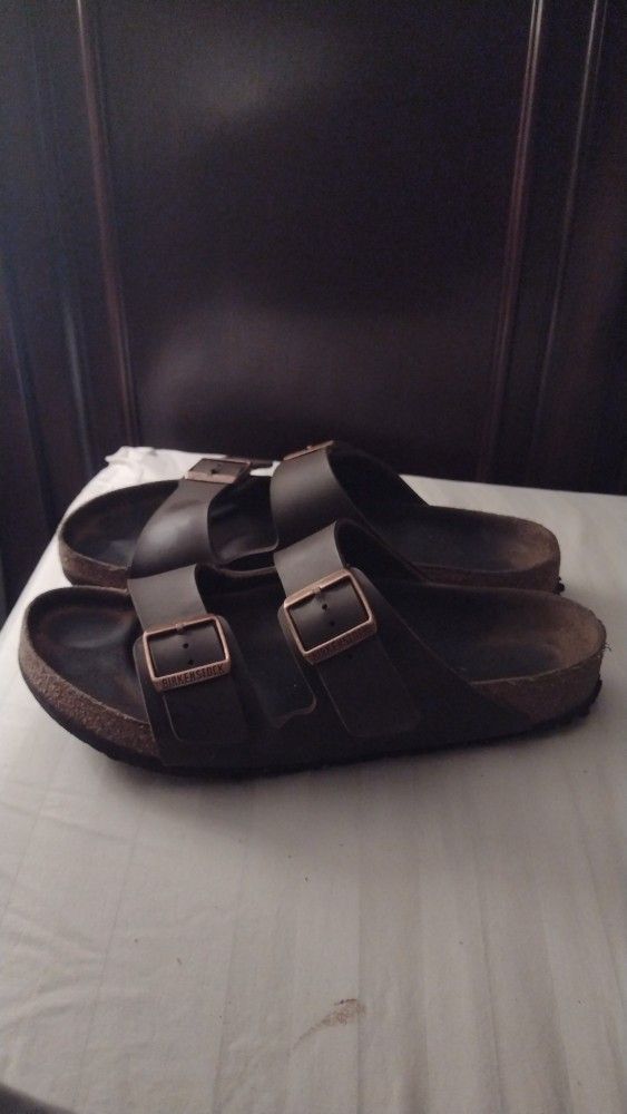 Used Birkenstocks size 10 🎯