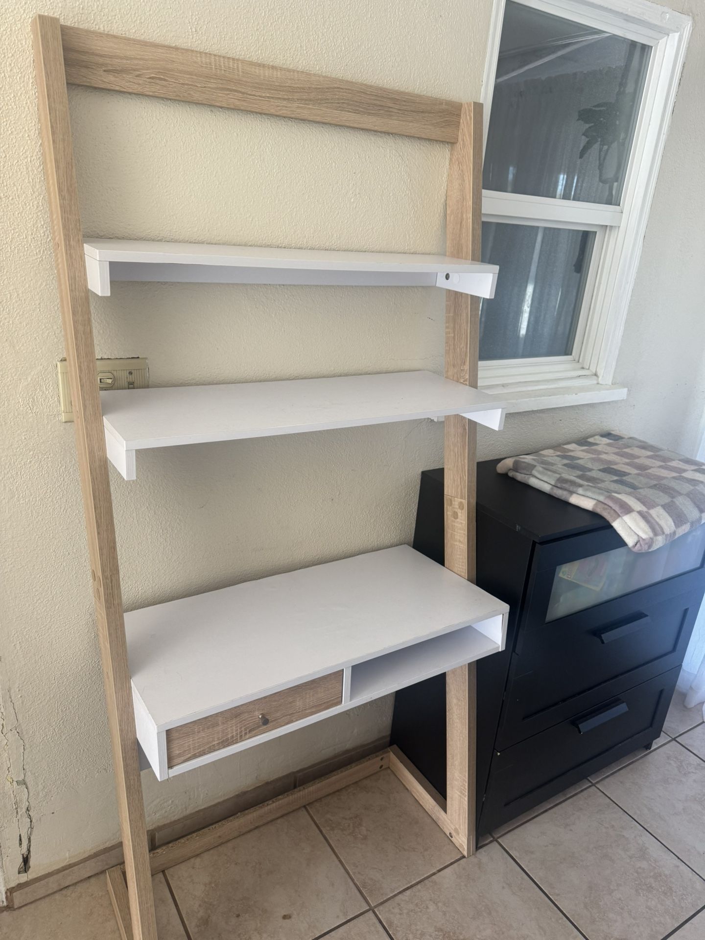 Leaning Ladder Shelf Desk
