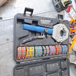 hydraulic A/C hose crimper kit, specifically the IG-71500 model by iGeelee