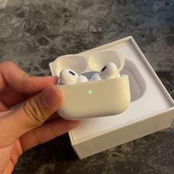 Airpods Gen 2 Pro Slightly Use