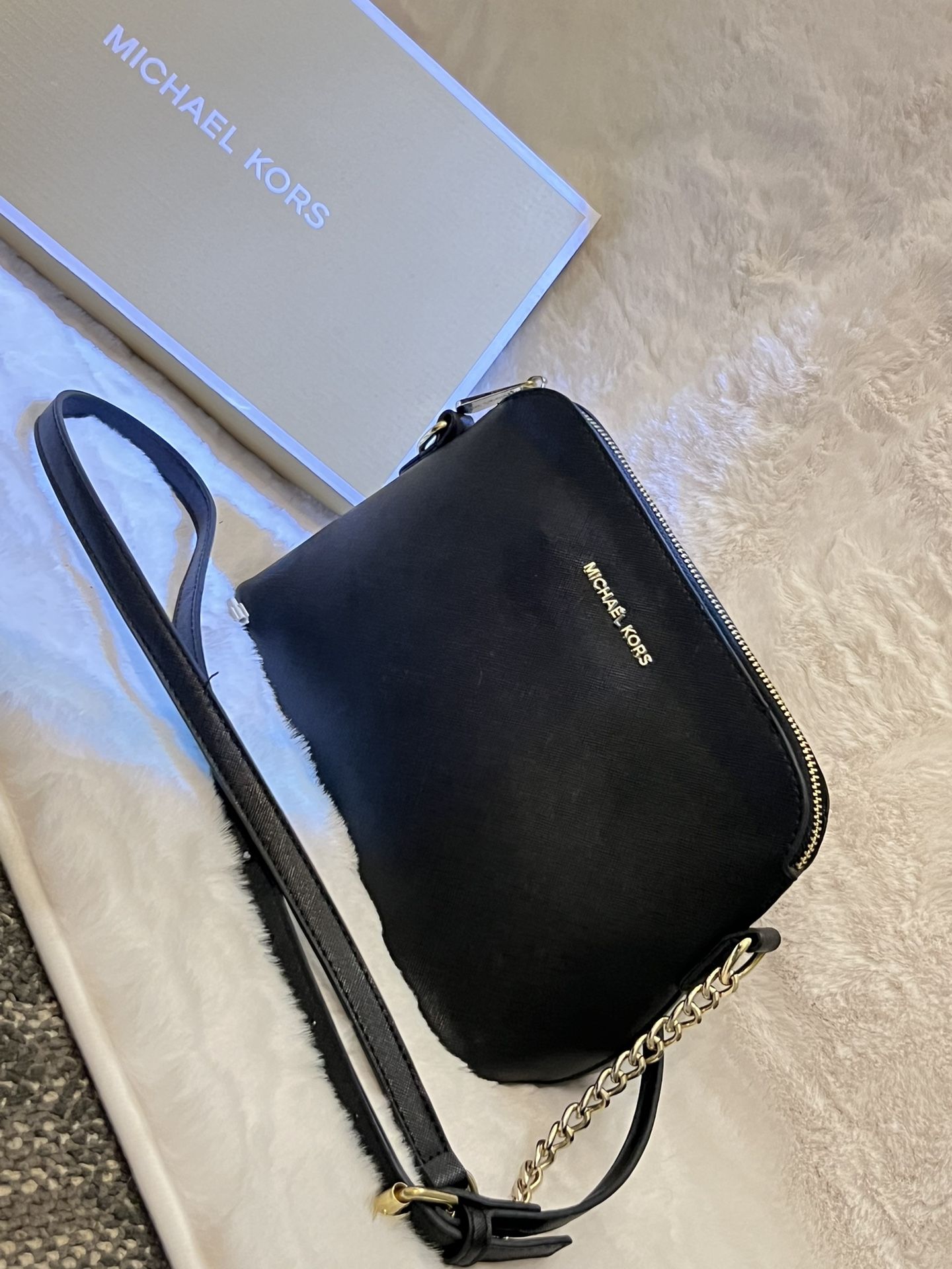 Michael Kors Messenger Bag