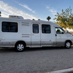 1999 Winnebago Rialta HD -  highly desirable floor plan