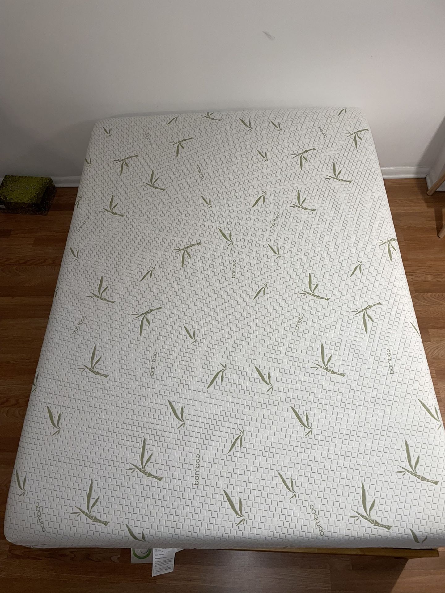 Tulo Bamboo 8” Medium Green Tea Memory Foam Mattress -Full