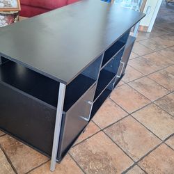 Entertainment center