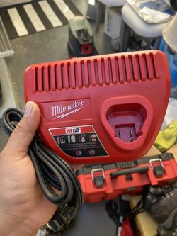 Milwaukee M12 Battery Charger