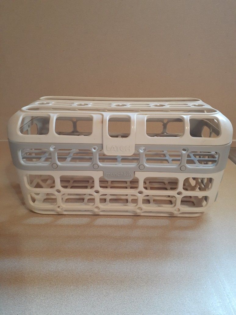 Munchkin Deluxe Dishwasher Basket