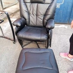 Gliding Rocking  Chair. * Black Leather**