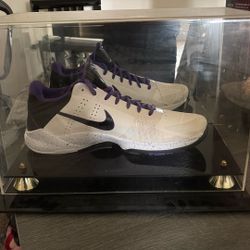 Kobe Bryant Signed Game worn shoe