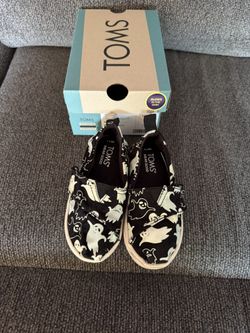 Tom’s Toddler Size 7