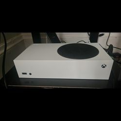 Xbox Series S + 1 TB Memory Card + Gaming Monitor (2 controllers, 1Tb Memory Card, Monitor) 