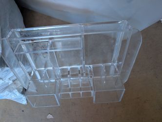 Free makeup organizer