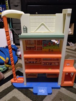 Bluey Hammerbarn Shopping Playset, Including Lights and 45+ Sounds, Ages 3+