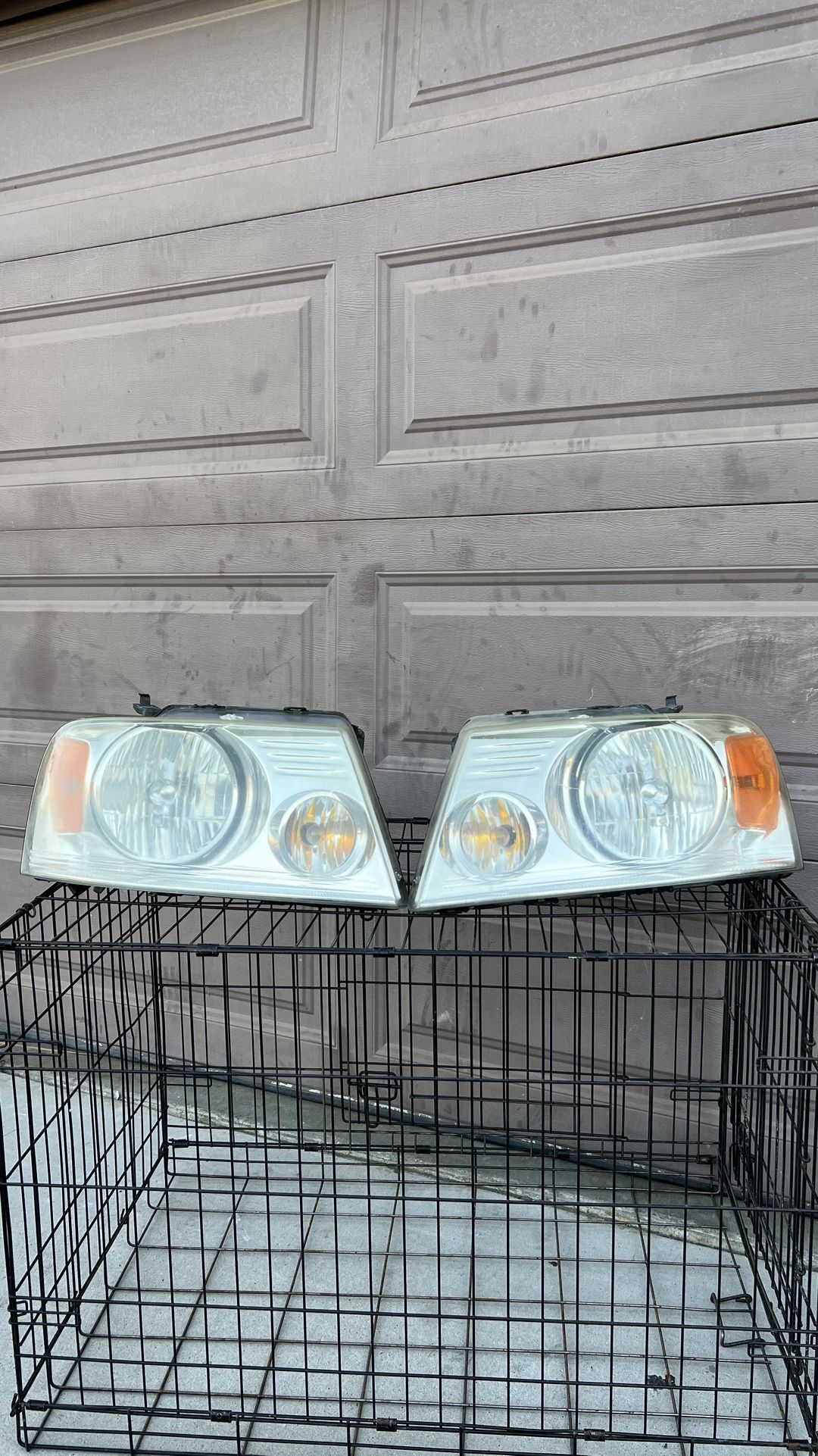 06 Ford F-150 Headlights
