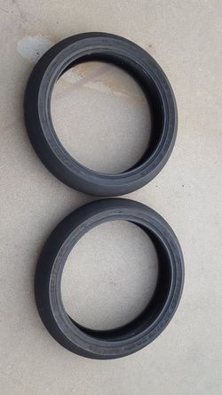2 Dunlop racing 115/70R17 slick motorcycle tires