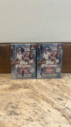 2 Topps Chrome 2025 Football Box