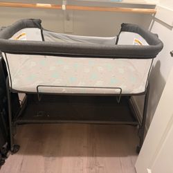 baby bassinet bedside crib with storage basketcand wheels