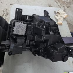 2019 chevy suburban right side headlight