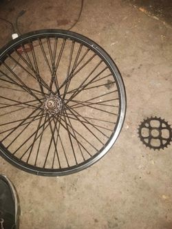 25t front sprokett. And 9,t back rim