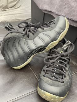 Nike Air Foamposites “STEALTH” SIZE 10