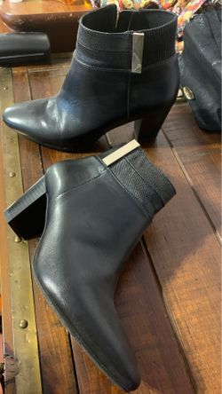 Like new alfani black platform boots very comfy