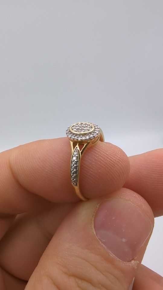 10k Italian gold With 0.10 ct of Diamond. Take it Financed Without Credit paying $79 Fee. We are Physical Jewelry