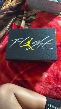 Jordan 4 Yellow Thunder 