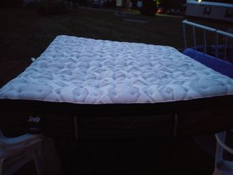 Sealy king posturpedic mattress