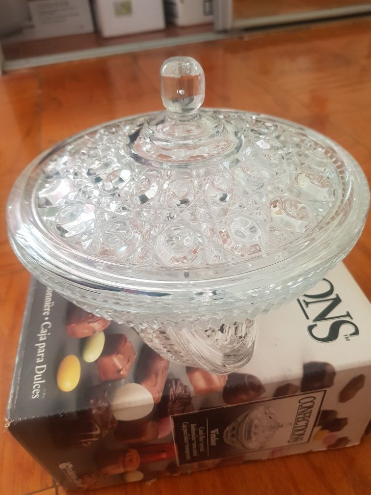 Crystal bowl for candies