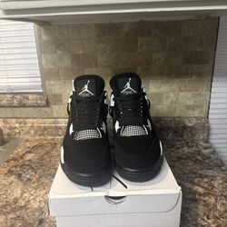 Jordan 4 Retro White Thunder