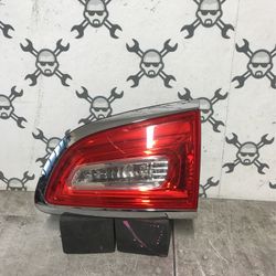 2013-2017 BUICK ENCLAVE RIGHT TRUNK LIGHT OEM