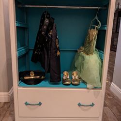 Dressup Dresser