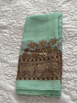 Women’s silk scarf, New$10.00