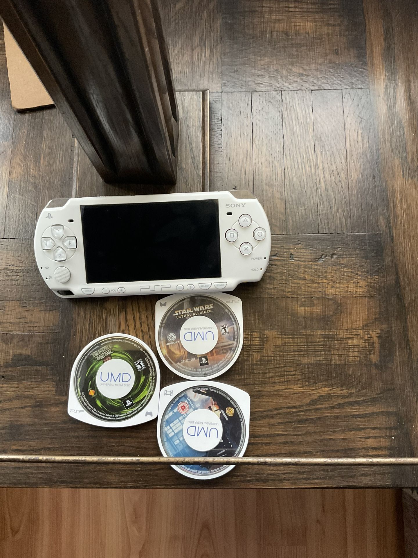 PSP 2000 Limited Edition + Chager