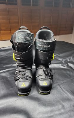 Fisher Vacuum Full Fit Ski Boots Size 26.5 MP