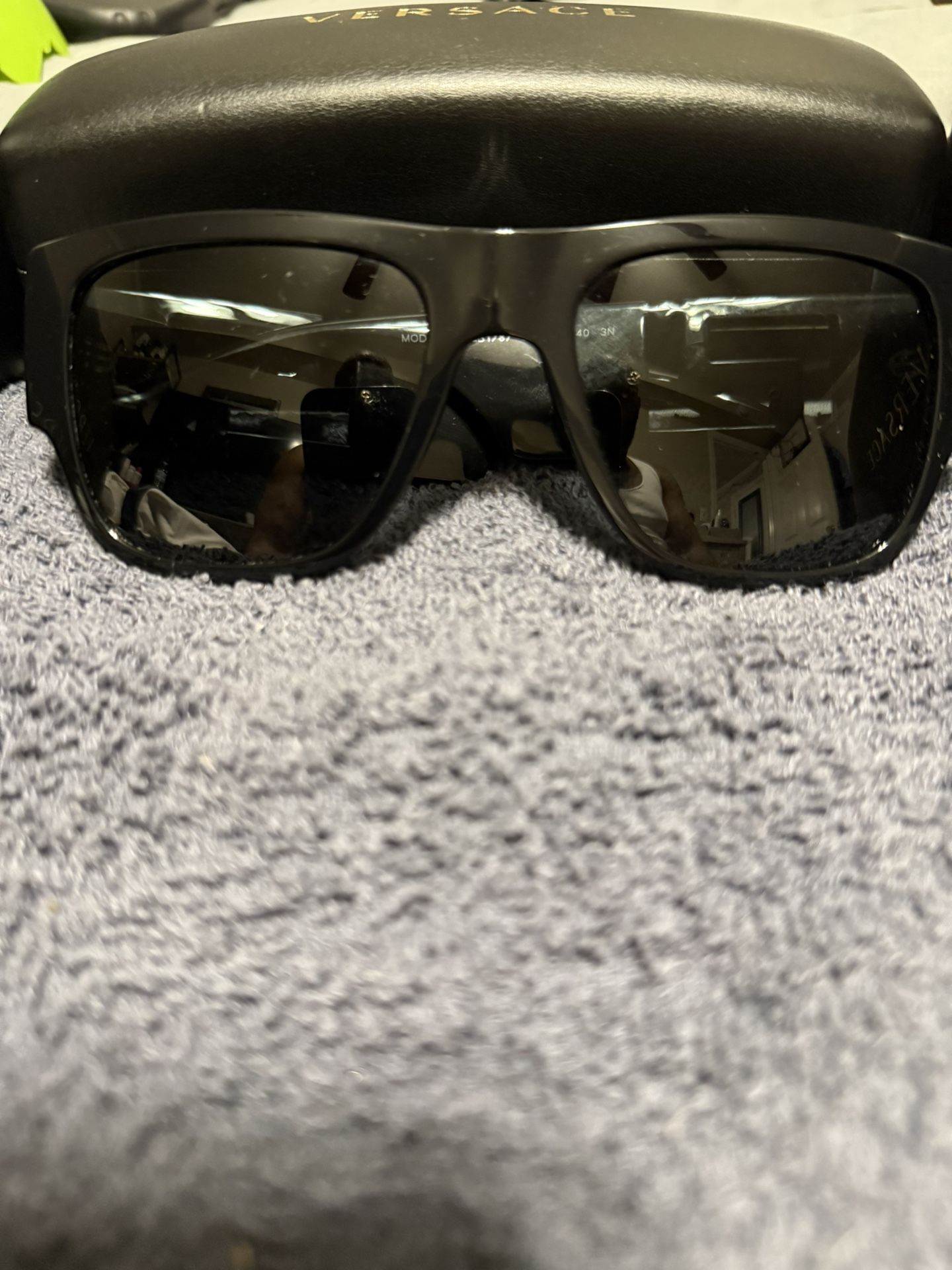 Versace VE4403 GB1/87 Black Square Sunglasses — Authentic, Excellent Condition
