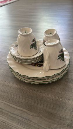 Vintage Nikko Japan "Happy Holidays" Christmas Tree Coffee/Tea Set – 12 Pieces