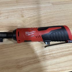Milwaukee M12 3/8 Ratchet 