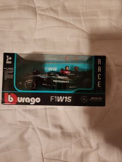 ** Bburago Mercedes-AMG PETRONAS F1 W15 1:43 Die-Cast Race Car – New**