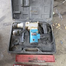 Makita Rotary Hammer Drill with Handle Hard Case