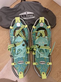 LL Bean Winter Walker Snow Shoes & Walking Sticks, 25