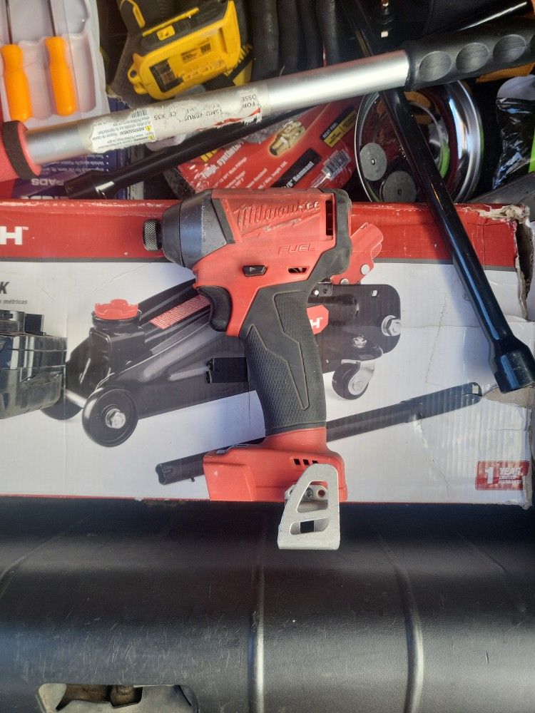 Milwaukee Impact Drill 1/4