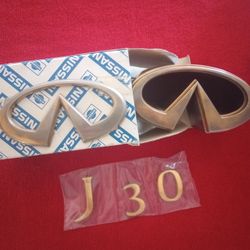 Gold Color Infiniti  J 30  Logo Emblems