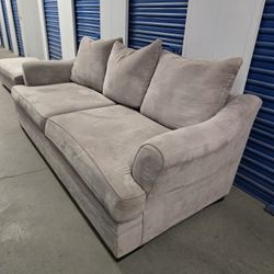 Large Couch 8ft Aprox Washable Pilos And Seat