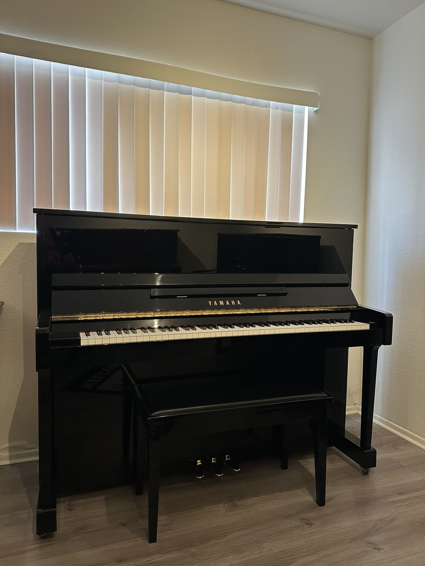 2002 Yamaha Piano 