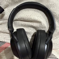 Sony MDR 1000x Noise Cancelling Wireless Headphone 