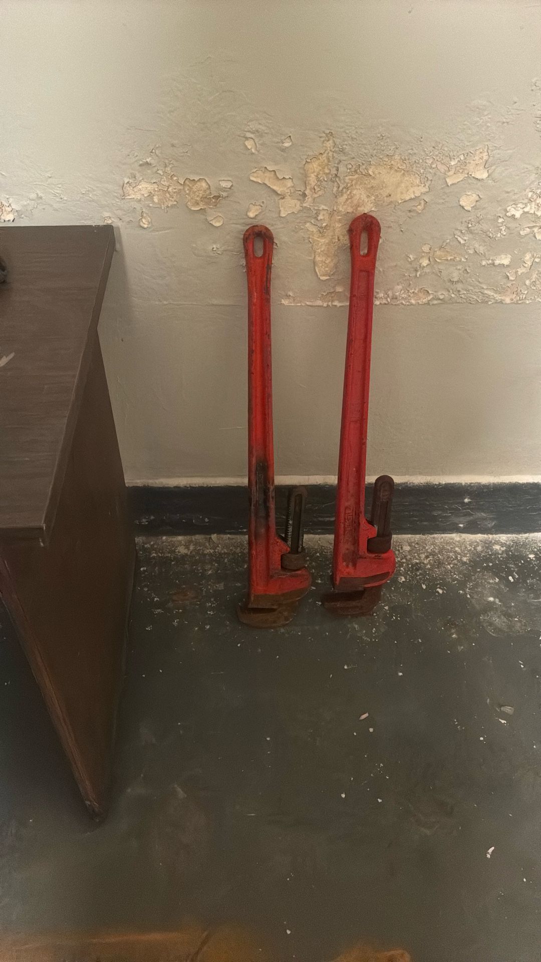 Large Pipe Wrenches