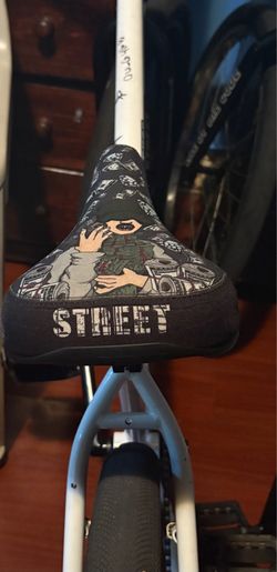 Street bike seat looking for trades