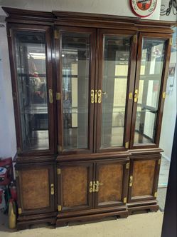 Oriental style China Cabinet